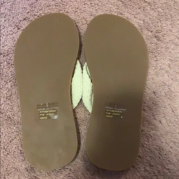 Vineyard Vines Kids Sandals - Cream and Tan - Picture 4 of 4